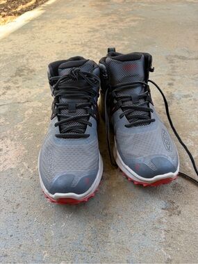 KEEN Men's Gray Trail Hiking Boots